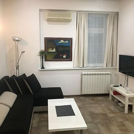 Saint Sava Studio Belgrado Esterno foto